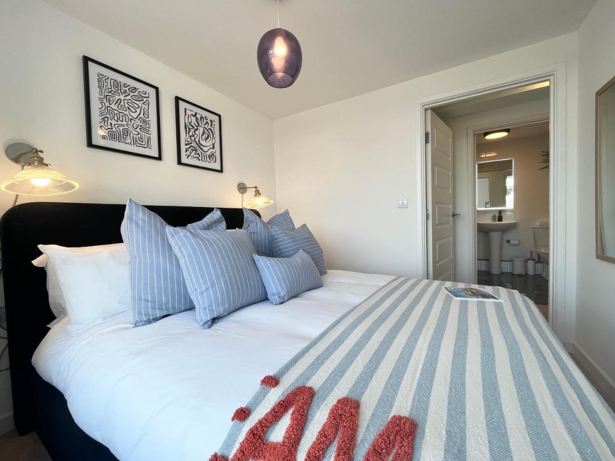 Apres Beach Apartment Sleeps 4 Penzance Exterior photo